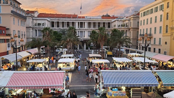 Cours Saleya 4