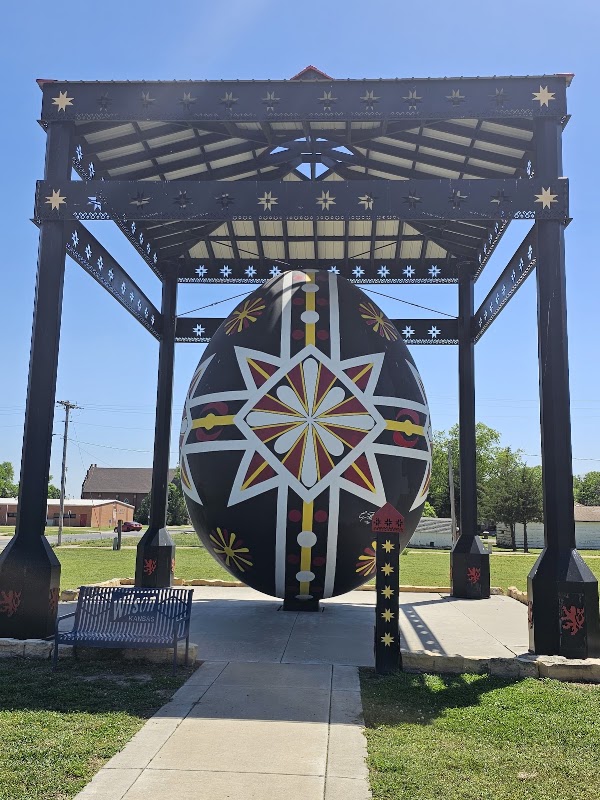 Worlds Largest Hand Painted Czech Egg 1
