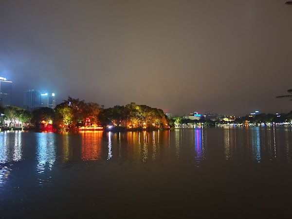 Trúc Bạch Lake 4