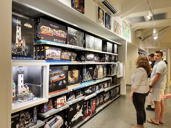 The LEGO® Store Disney Springs 3