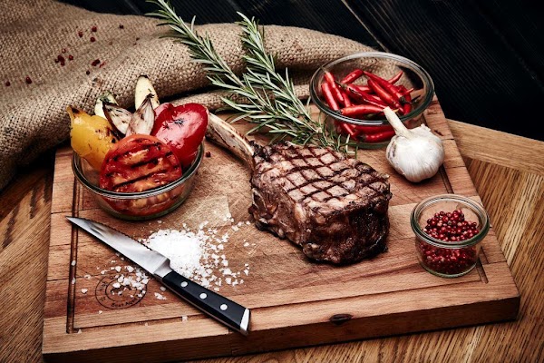 Moo Moo Steak & Burger Club 4