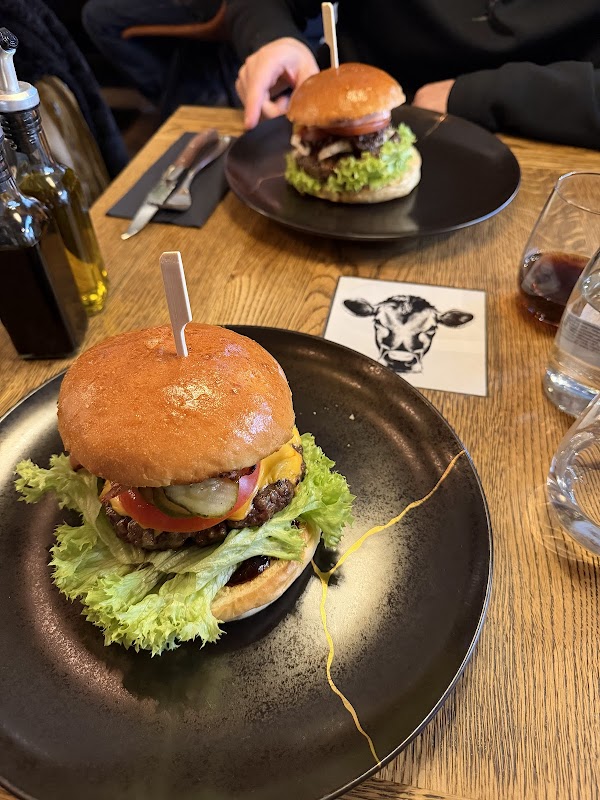 Moo Moo Steak & Burger Club 3