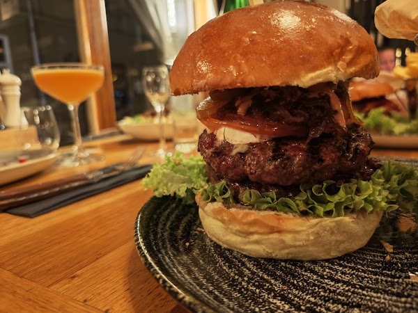 Moo Moo Steak & Burger Club 2