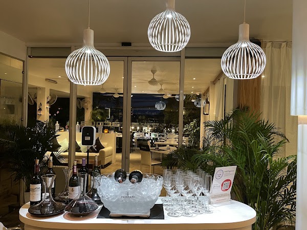 Acqua Restaurant 1