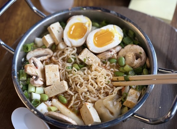 Hot Pot Ramen House 3