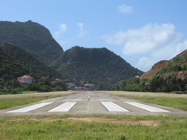 Les Saintes Airport