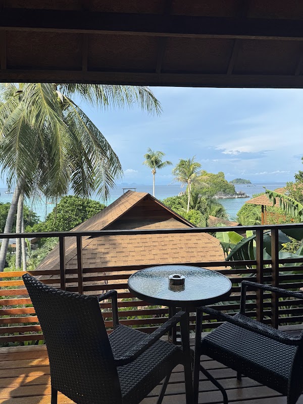 10 Moons' Restaurant and Bar 1