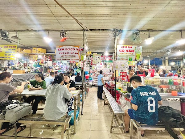 Kem Bơ Cô Vân chợ Bắc Mỹ An ( Avocado ice cream Ms.VAN at Bac My An market )