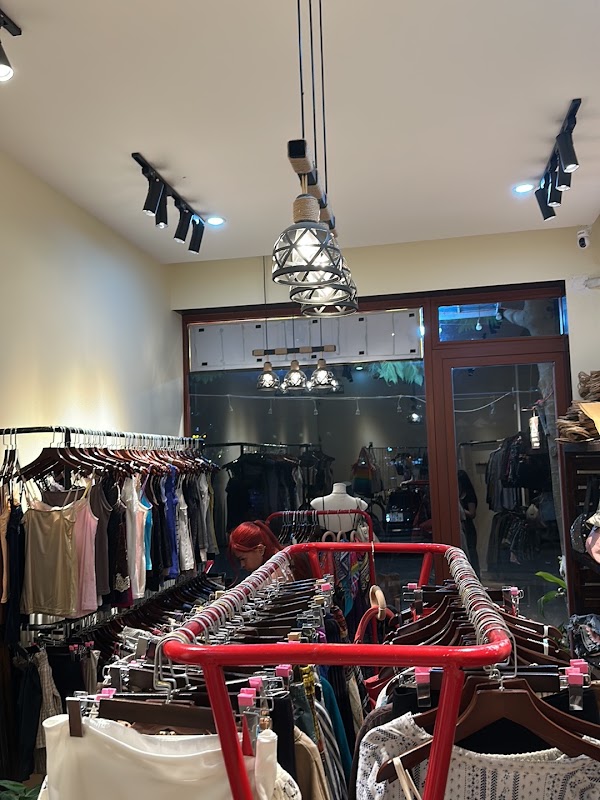 Rust Rack Vintage Clothing 4