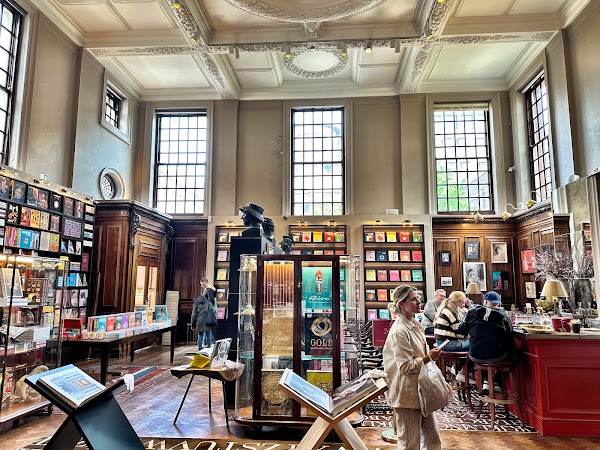 Swans Bar at Maison Assouline 5