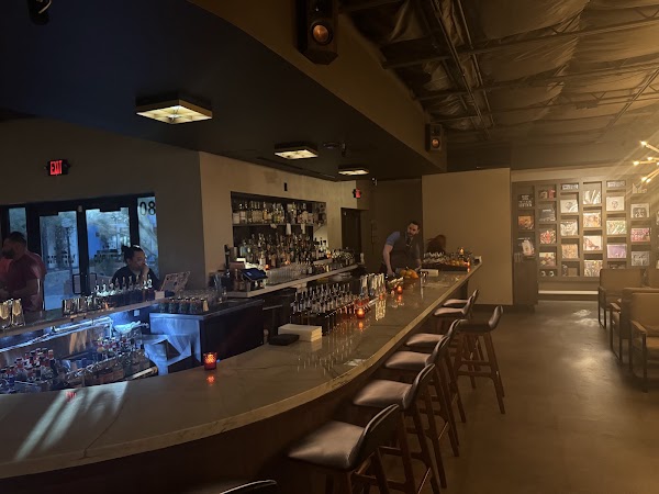 Nocturno cocktail bar