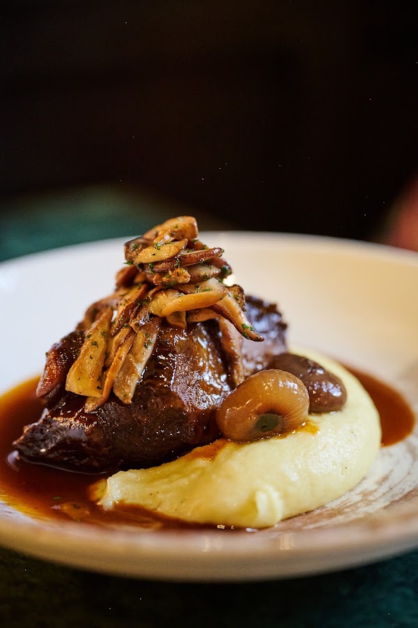 Divino Enoteca Italian Restaurant & Wine Bar 5