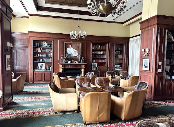 Cigar Bar 1