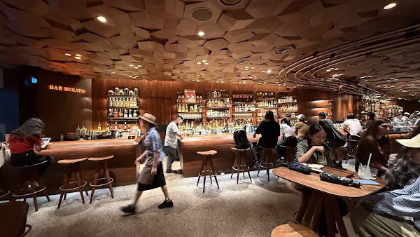 Starbucks Reserve Roastery 星巴克臻选上海烘焙工坊 1