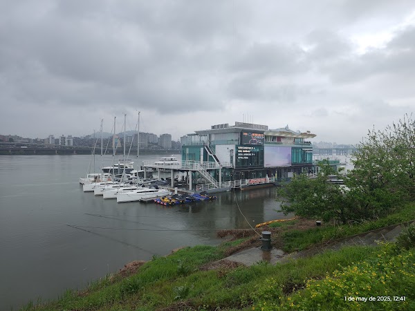 Seoul Wave Art Center 2