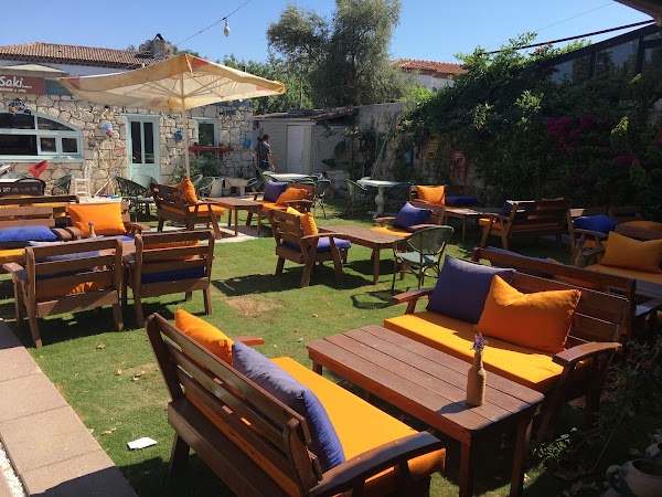 Saki Alaçatı meyhane / otel 1