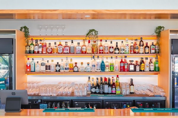 Dock One Bar 1