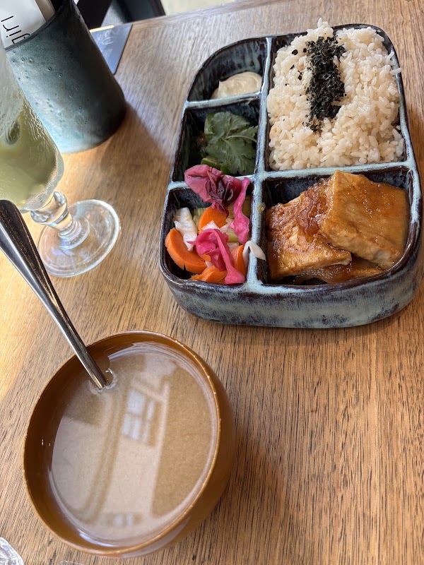 Onigiri Kitchen & Sake Bar 4