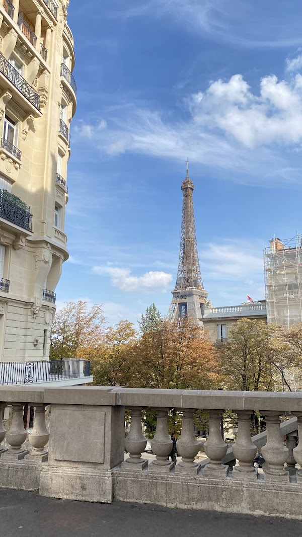 Avenue de Camoens 1