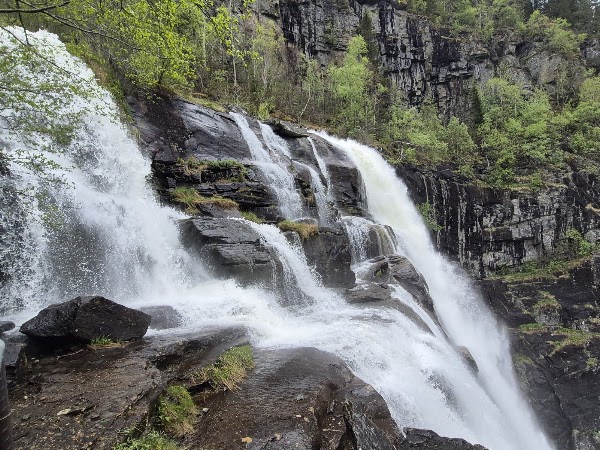 Skjervsfossen Waterfall 4