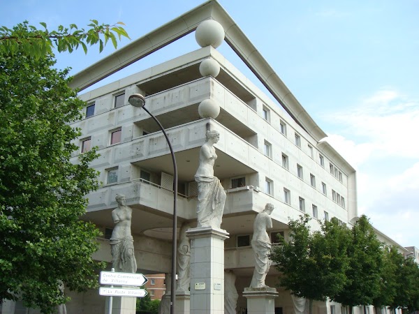 Les Caryatides 1