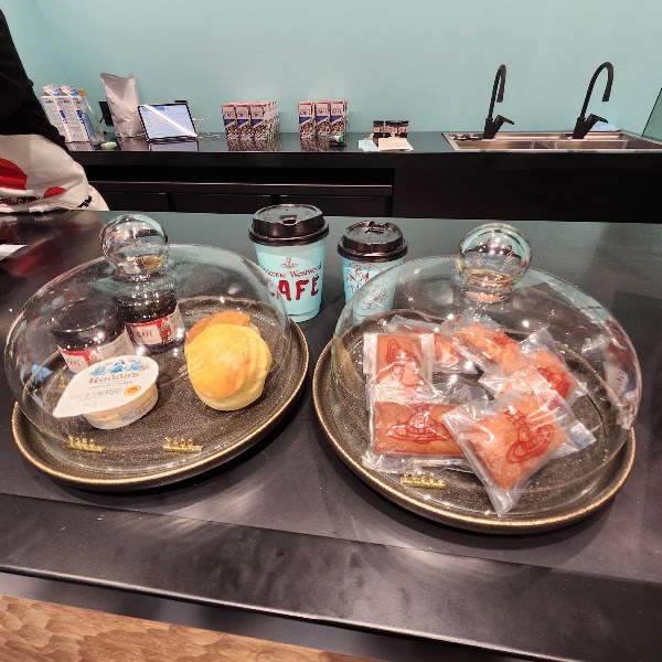 Vivienne Westwood CAFÉ 5