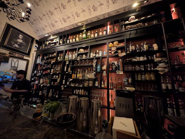 Flanagan's Bar 4