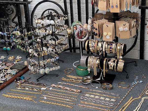 Pierrepont Arcade Antique Market 4