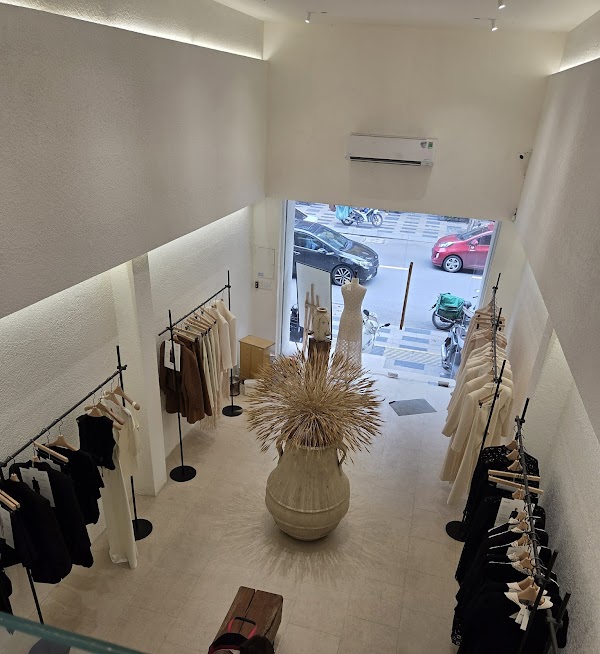 WHITE ANT HỒ CHÍ MINH STORE 5