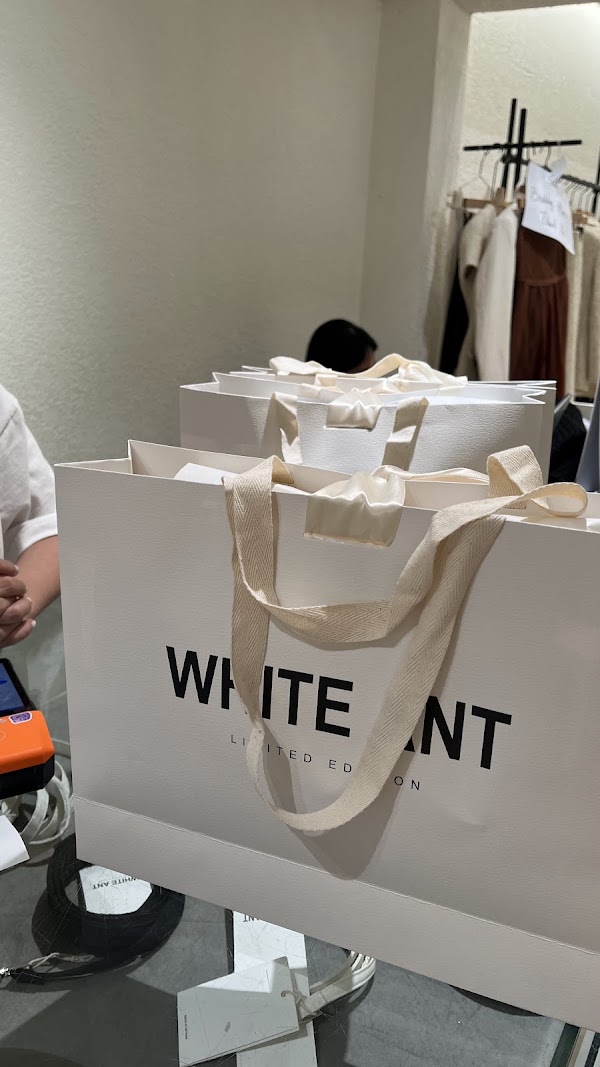 WHITE ANT HỒ CHÍ MINH STORE 4