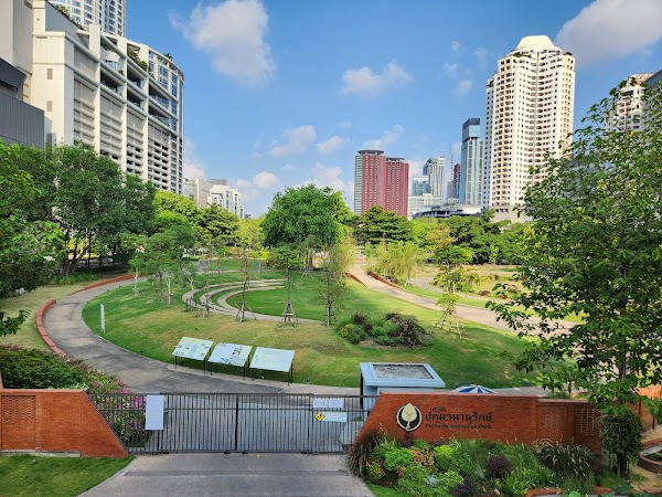 Pathum Wananurak Park