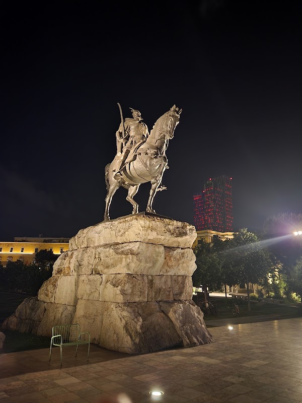 Skanderbeg Square 4