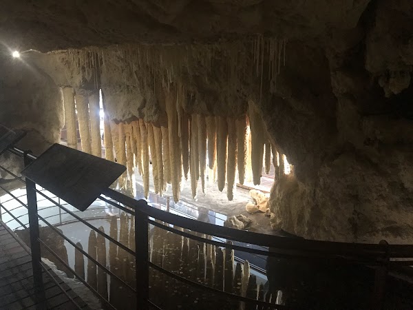 Lake Cave 4