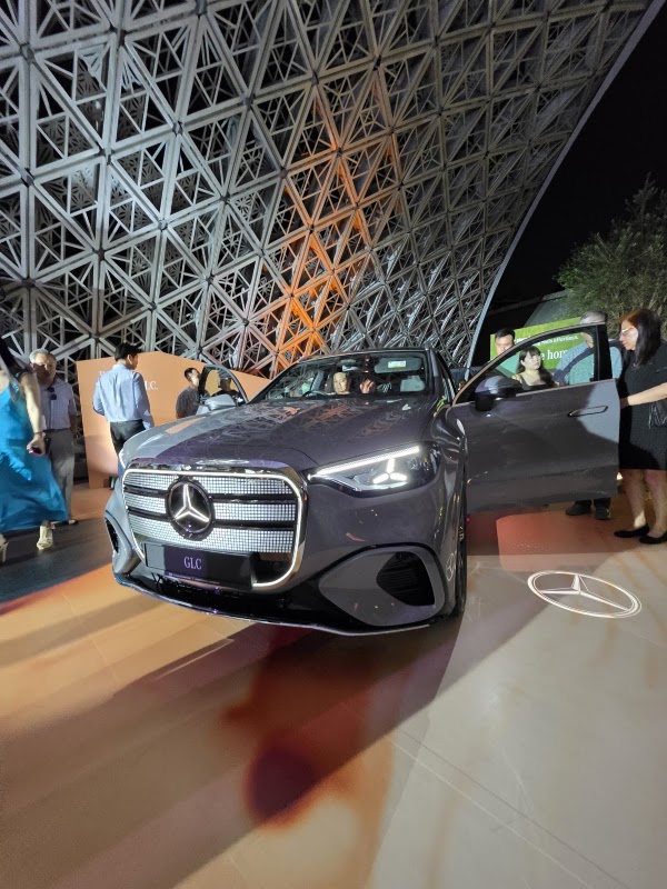 Mercedes-Benz Studio Singapore 1