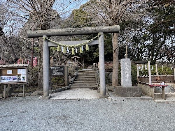 Kuzuharaoka Shrine 4