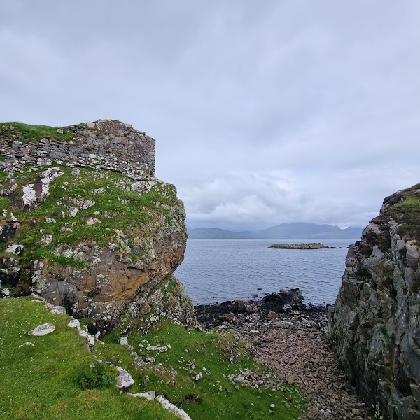 Dunscaith Castle 2