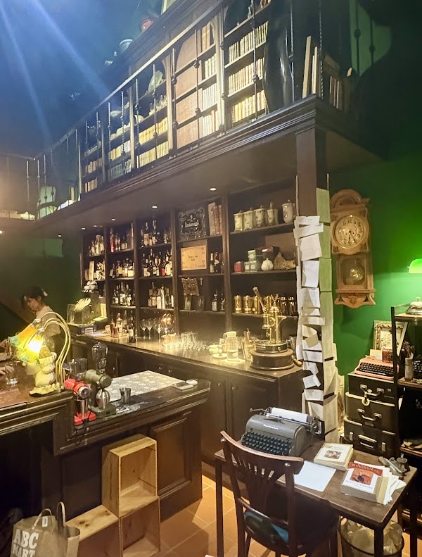 Antique Bar 1900 5