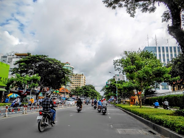 Đường Nguyễn Văn Cừ 1