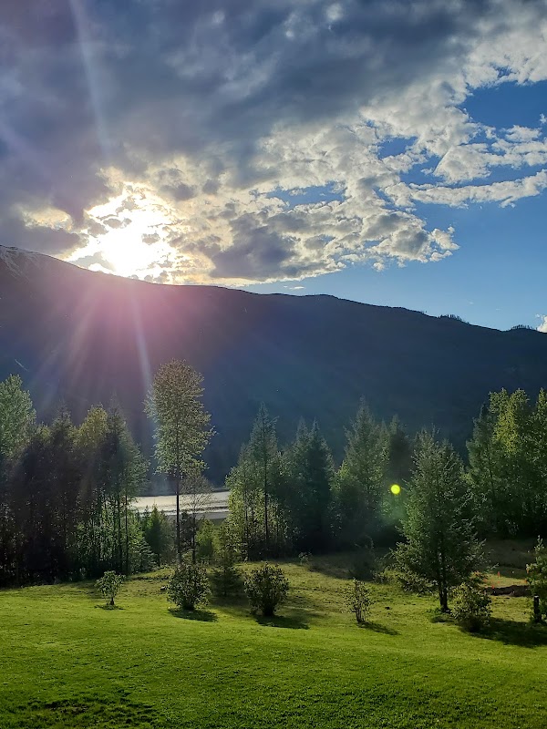 Fraser's Market, Cabins & Experiences 3