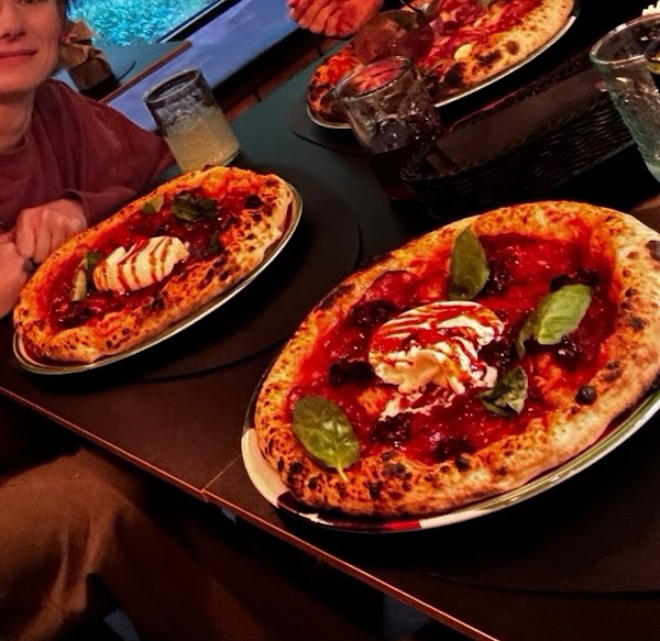 Salsiccia Pizzeria Napoletana 5