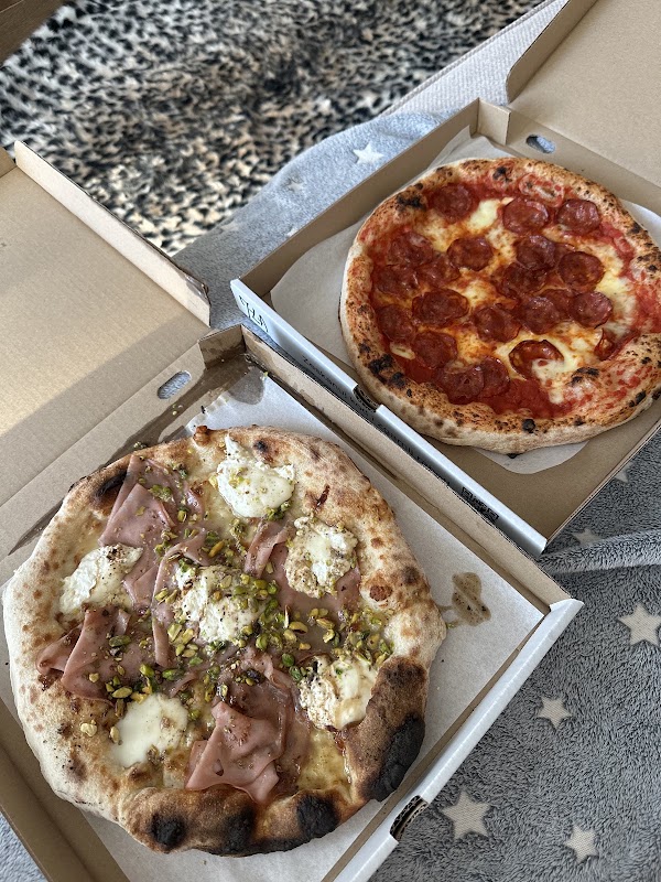 Salsiccia Pizzeria Napoletana 4