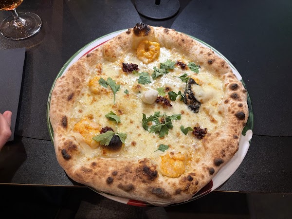 Salsiccia Pizzeria Napoletana 3