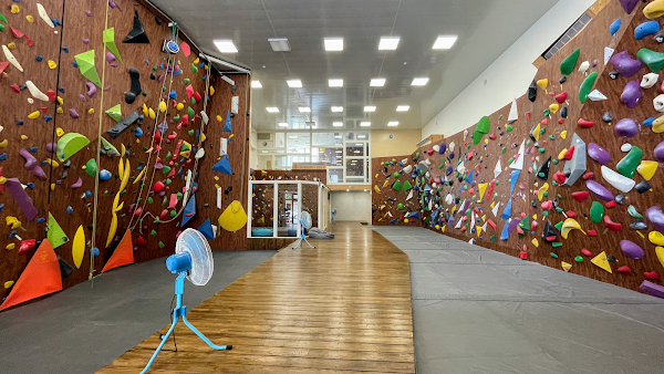 Passion climbing 爬森攀岩館