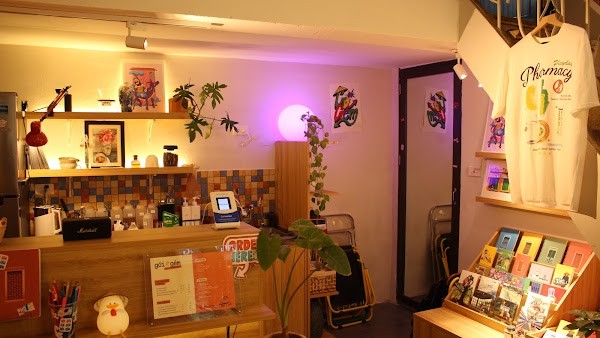 Gói Gém Cafe, Souvenirs & Local Art Store 5