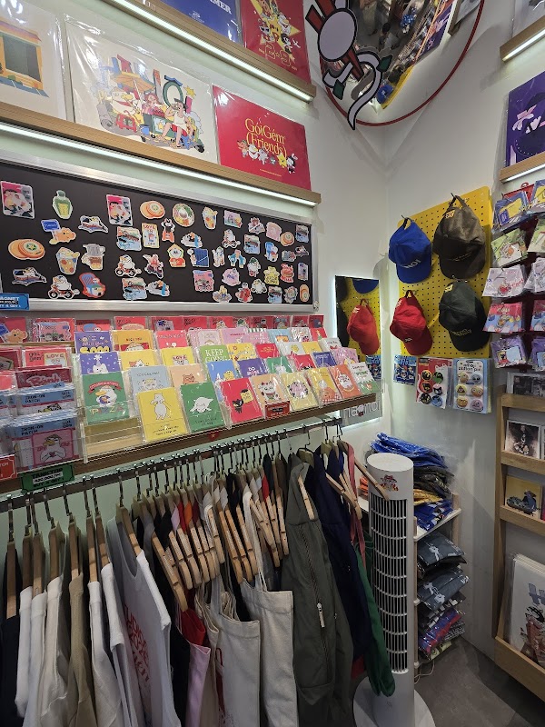 Gói Gém Cafe, Souvenirs & Local Art Store 4