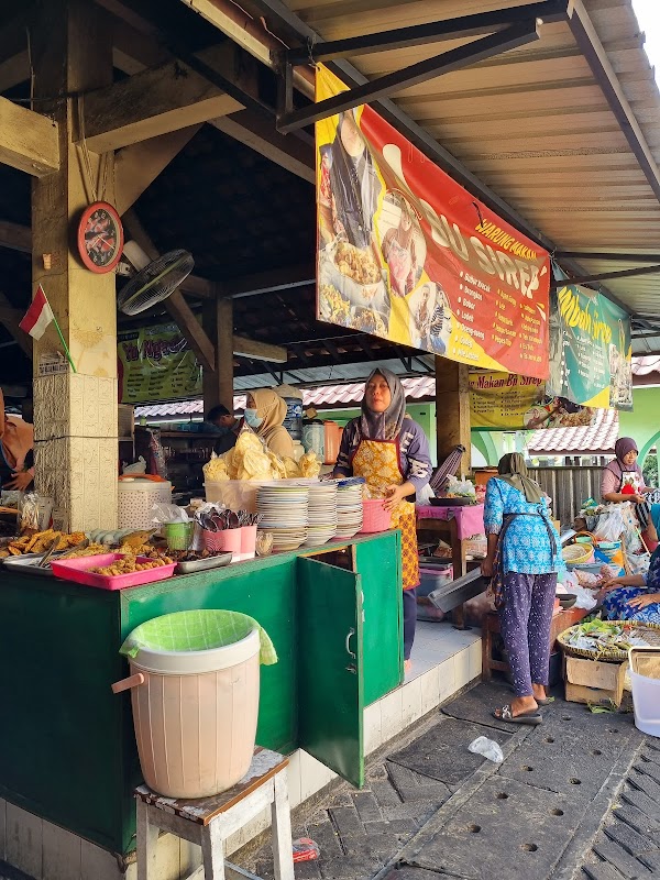 Ngasem Traditional Market