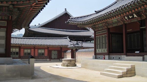 Gangnyeongjeon (King's Residence)