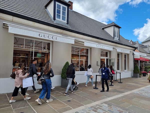 Gucci - La Vallee Outlet 1