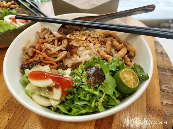Tự Châu Veggie - Vegan Mixed Pho, Banhmi & Kombucha 4