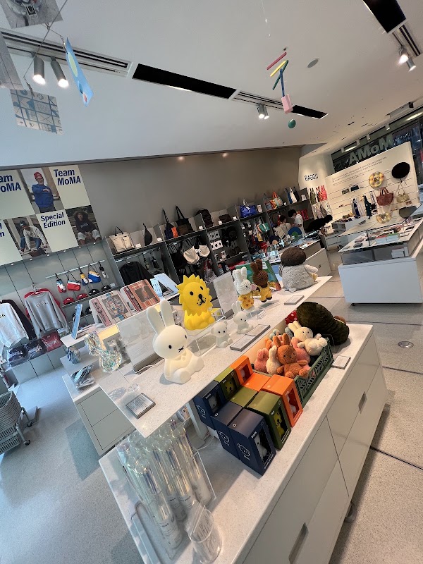 MoMA Design Store Omotesando 5